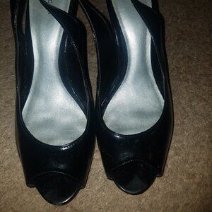 Women's Fioni Peep Toe Black Patten Leather Sling Back Heel 8 1/2 --- Brand New